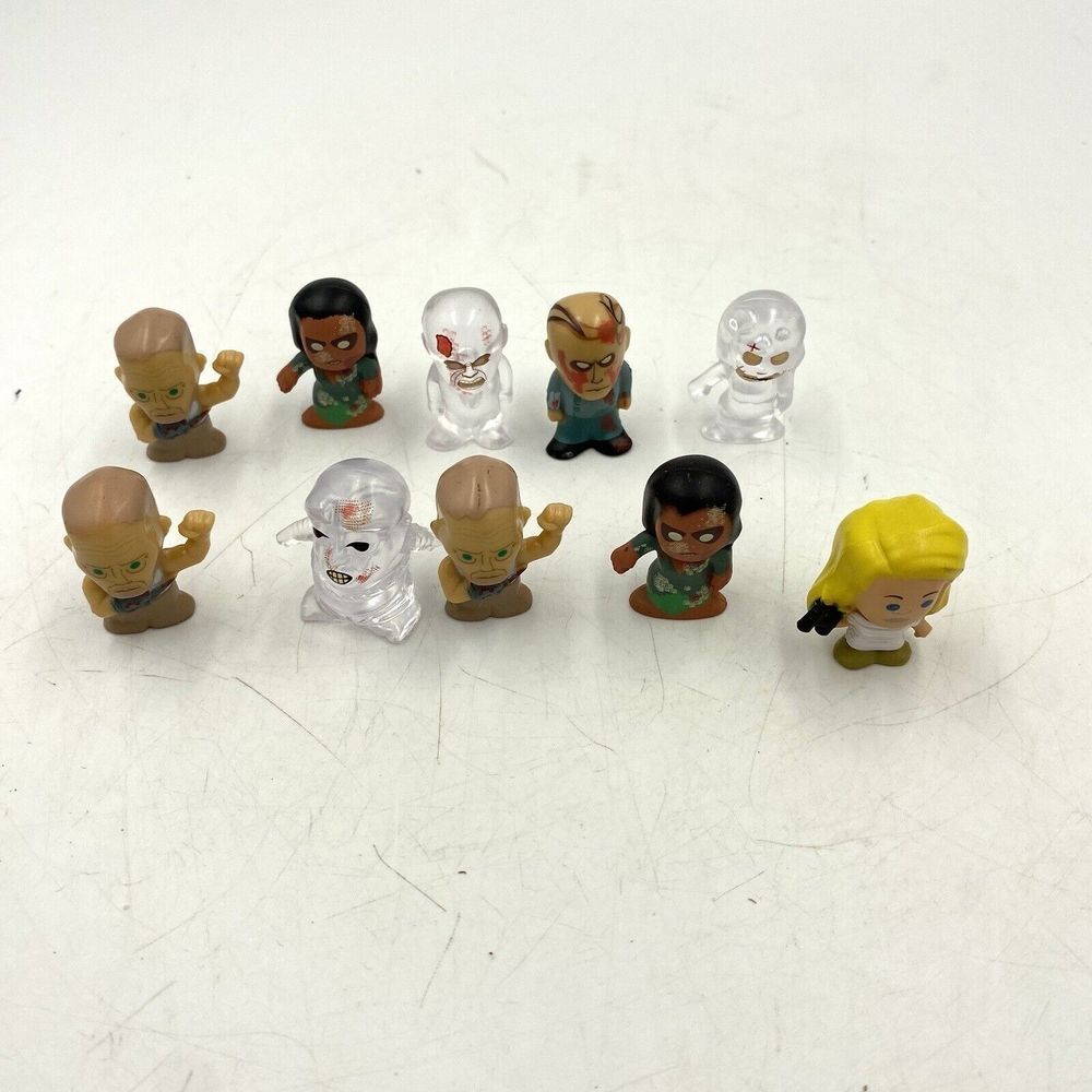 AMC Walking‎ Dead Lot Of 10 Mini Figures Toys